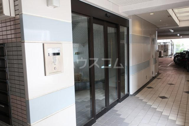 22/30 エントランス