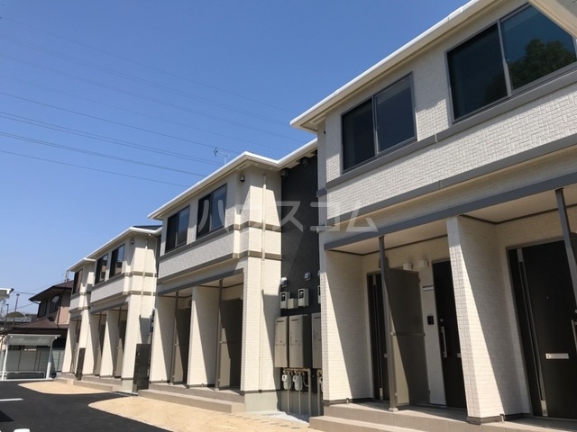 22/30 エントランス