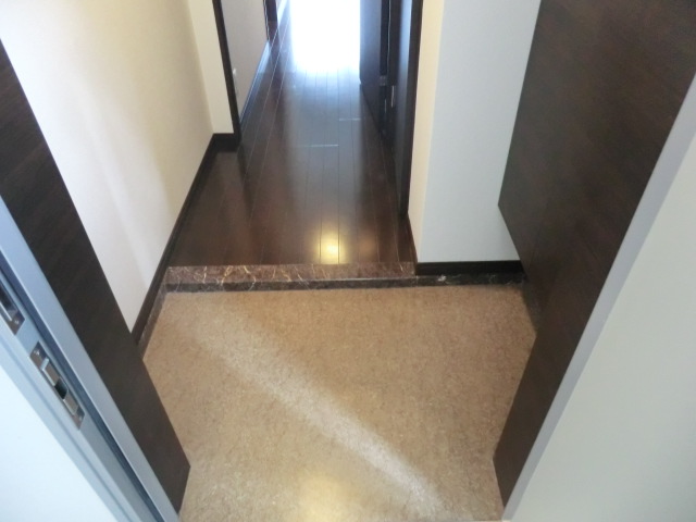 14/30 玄関
