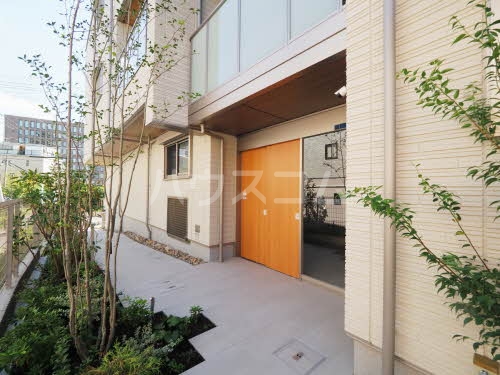 15/25 エントランス