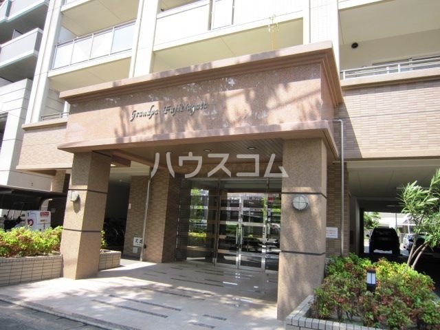 19/29 エントランス