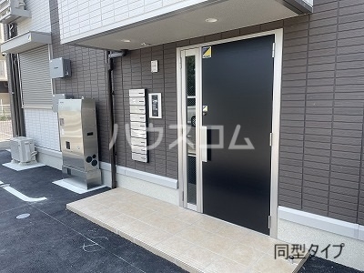 22/30 エントランス