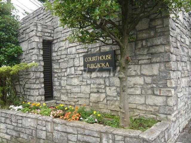 19/25 エントランス