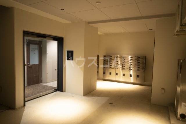 17/27 エントランス