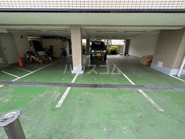 21/30 駐車場