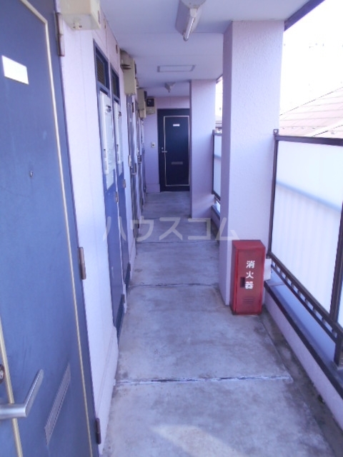 18/25 エントランス