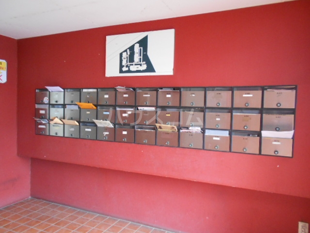 21/30 エントランス