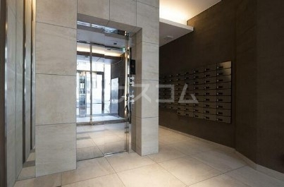 14/25 エントランス