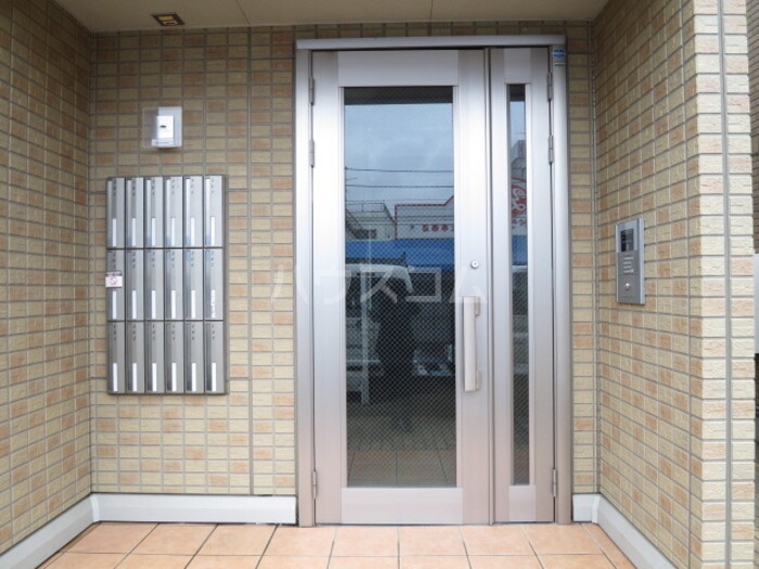 14/17 エントランス