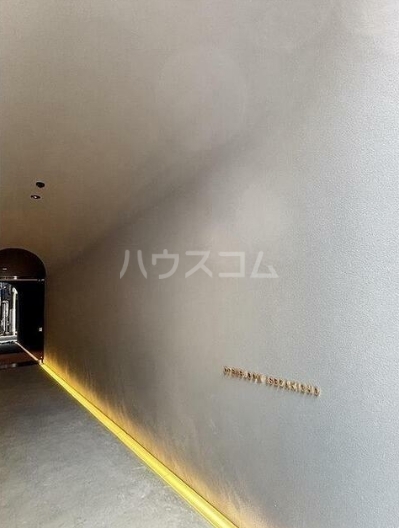 16/25 エントランス