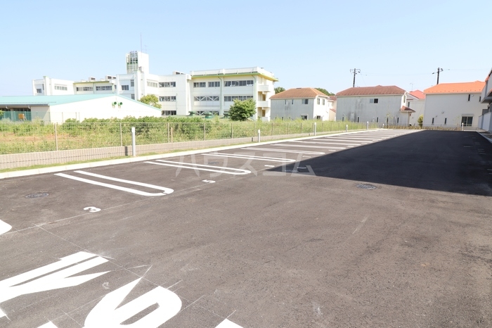 16/18 駐車場