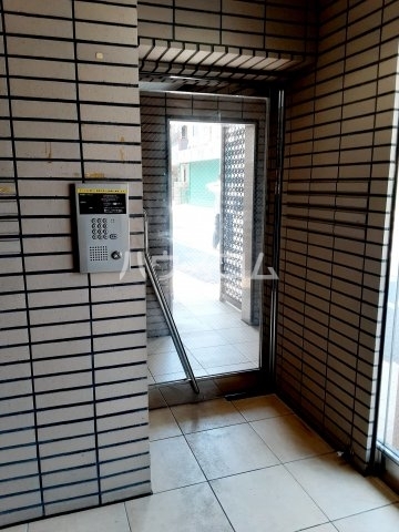 13/23 エントランス