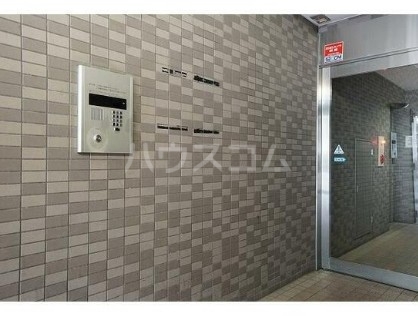 16/25 エントランス