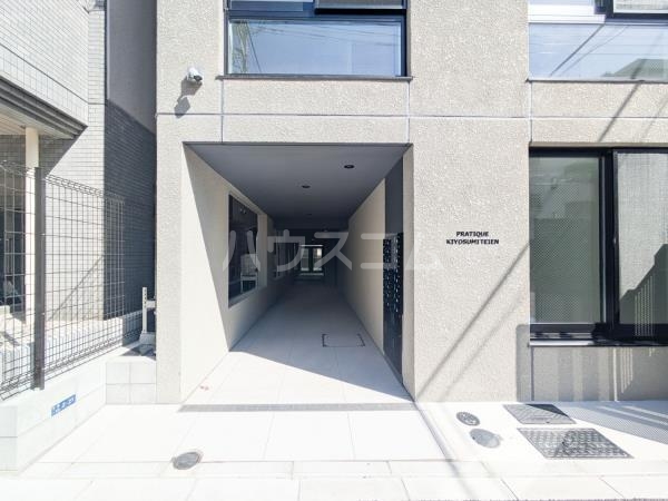 20/20 エントランス