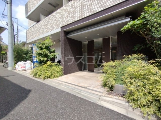 13/13 エントランス