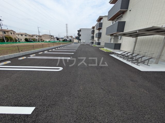 23/30 駐車場