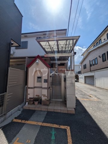 23/30 エントランス