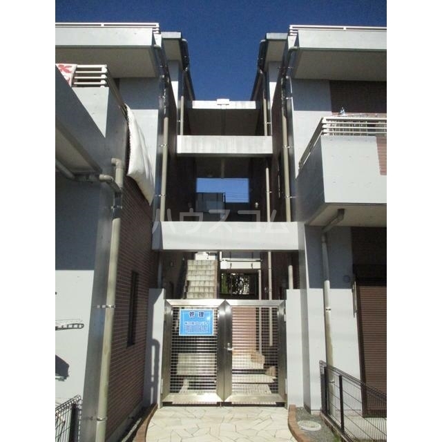 18/21 エントランス