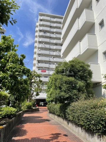 22/25 エントランス