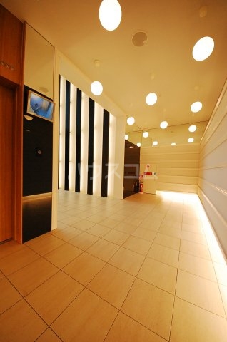 23/30 エントランス