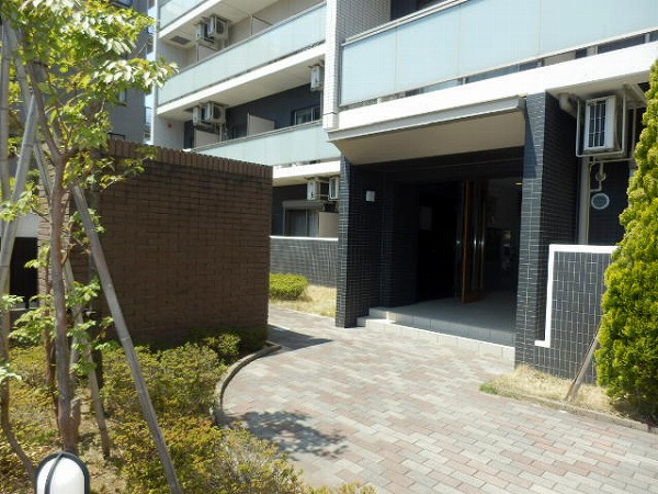 22/24 エントランス