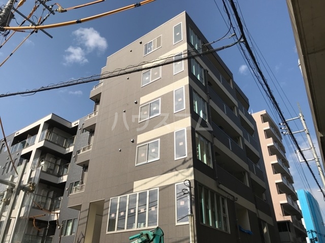 23/28 エントランス