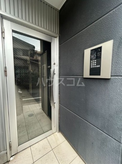 14/16 エントランス