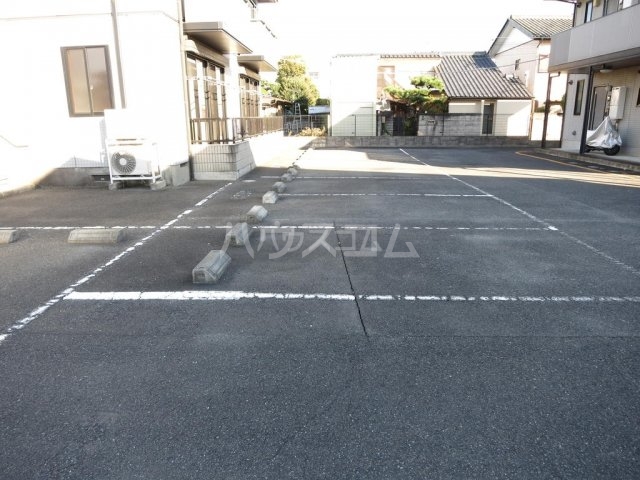 23/30 駐車場