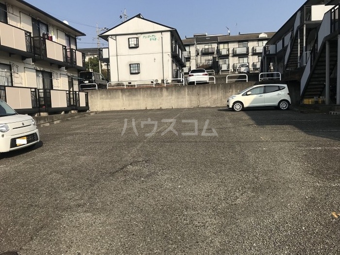 2/2 駐車場
