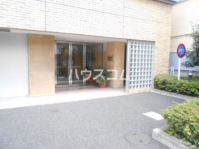 20/30 エントランス