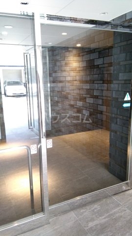 24/30 エントランス