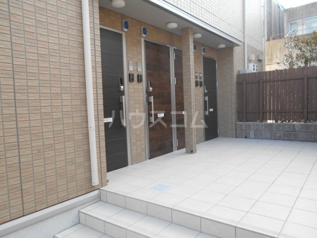 14/18 エントランス