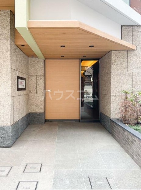 15/18 エントランス