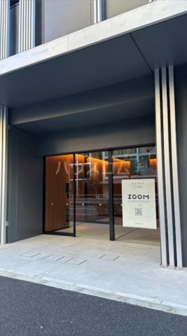 18/25 エントランス