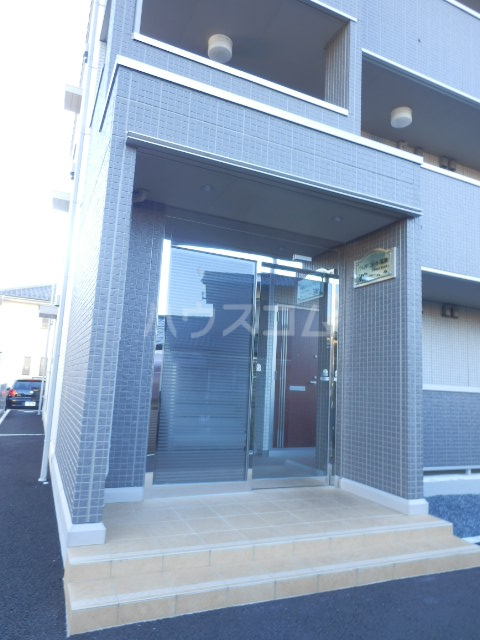 21/30 エントランス