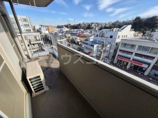 18/28 バルコニー