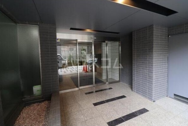 19/29 エントランス