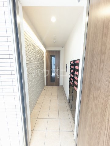 24/30 エントランス