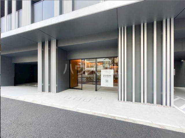 15/22 エントランス