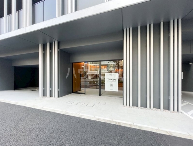 15/22 エントランス