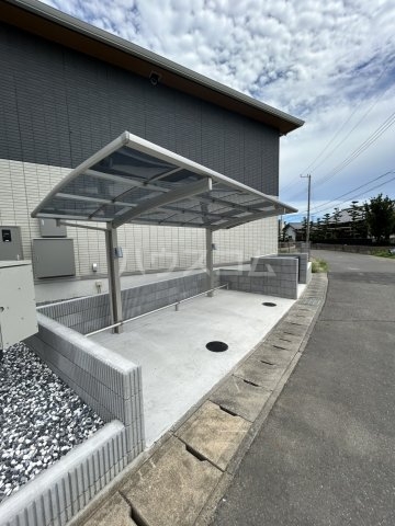 27/30 駐車場