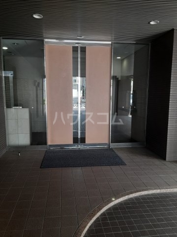 28/30 エントランス