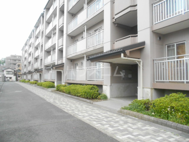 20/30 エントランス