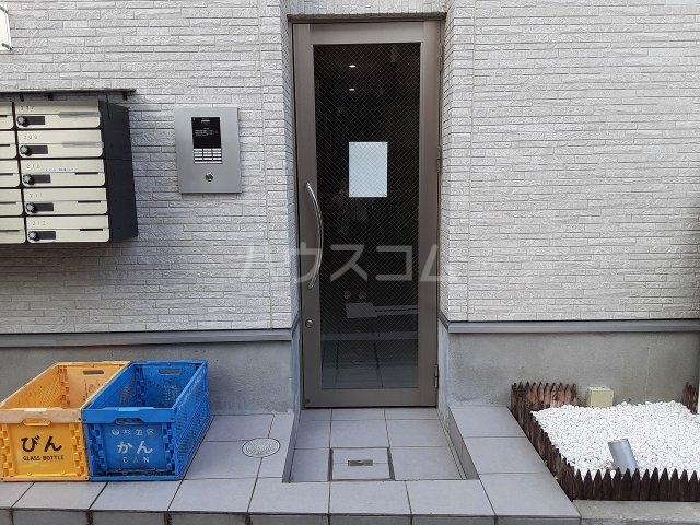 17/27 エントランス