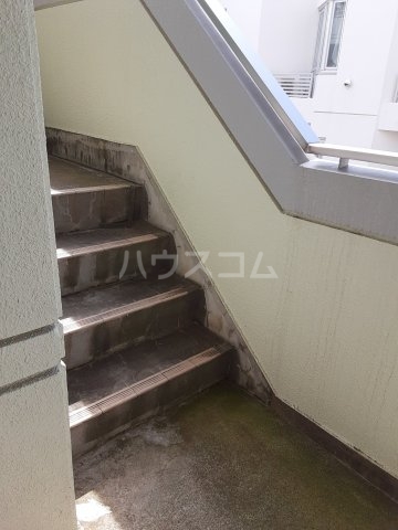 21/30 エントランス