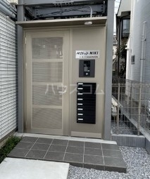 16/25 エントランス