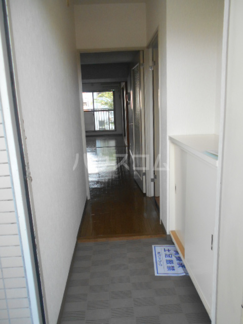 28/30 エントランス