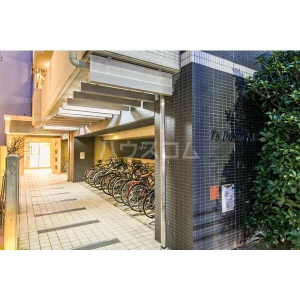 20/23 エントランス