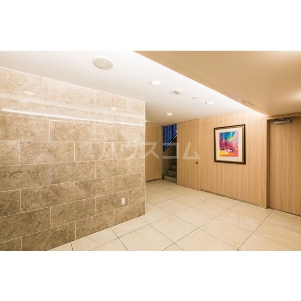 22/23 エントランス