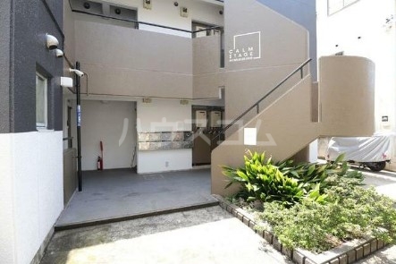 16/18 エントランス